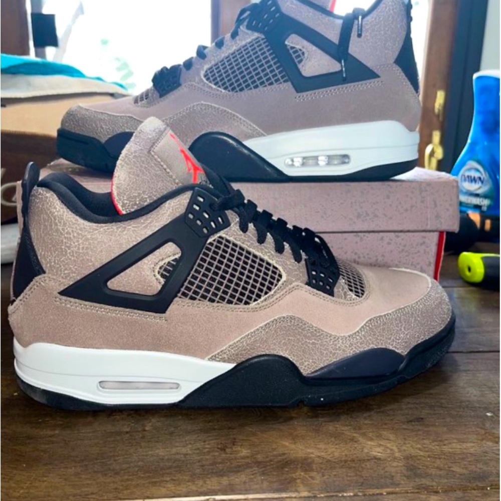 Jordan 4 Taupe Jordan